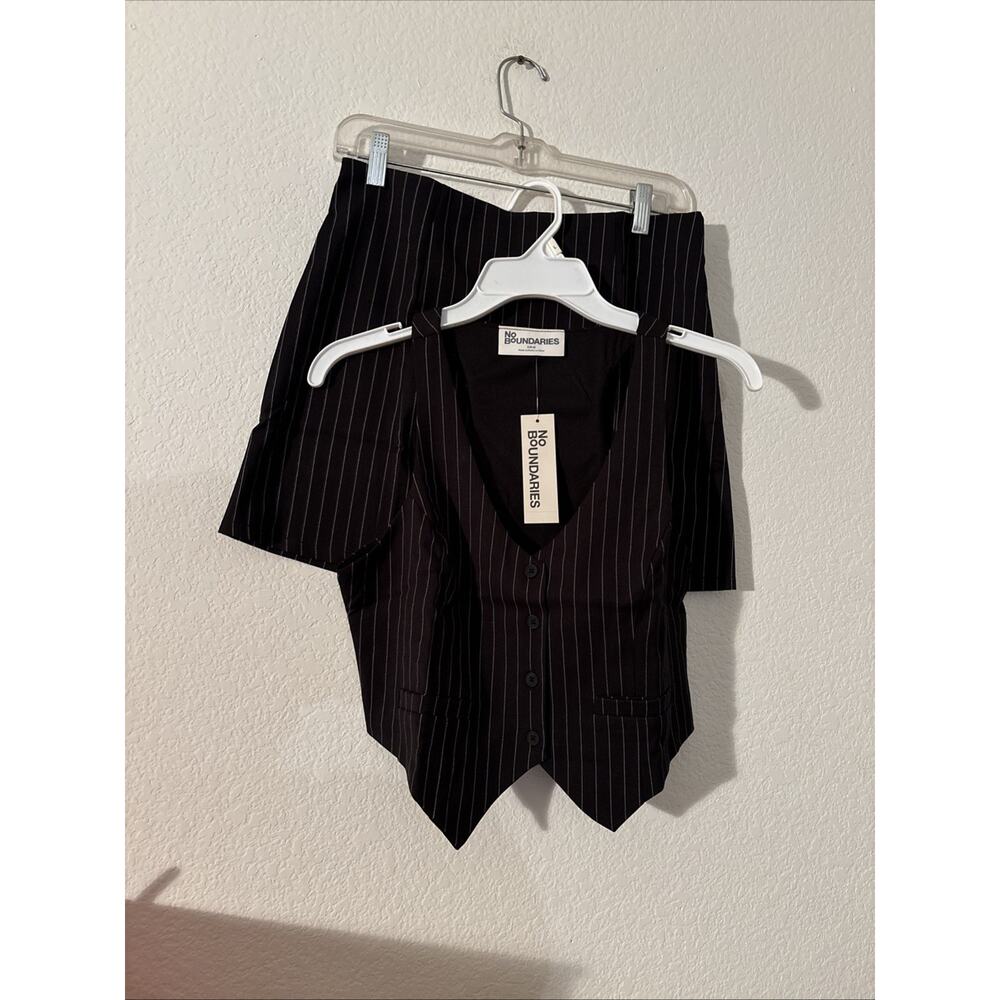 Women’s Small (4-6) 2 Piece Black Soot Combo Vest Skirt Set No Boundaries NWT